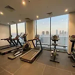 Studio Apartment With Pool And Gym Access