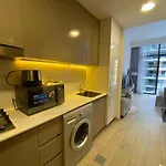 Studio Apartment With Pool And Gym Access