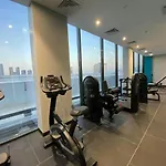 Studio Apartment With Pool And Gym Access