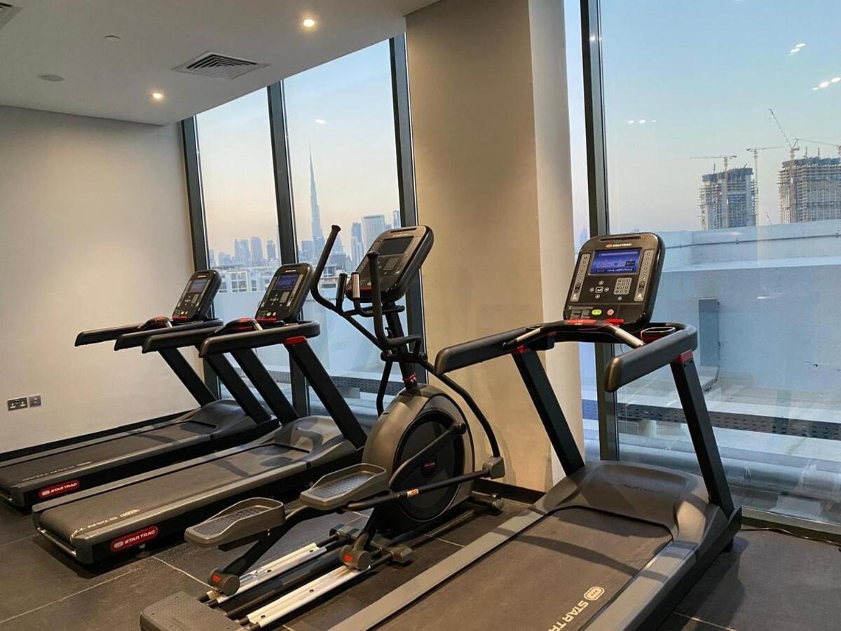 With Pool And Gym Access Apartment