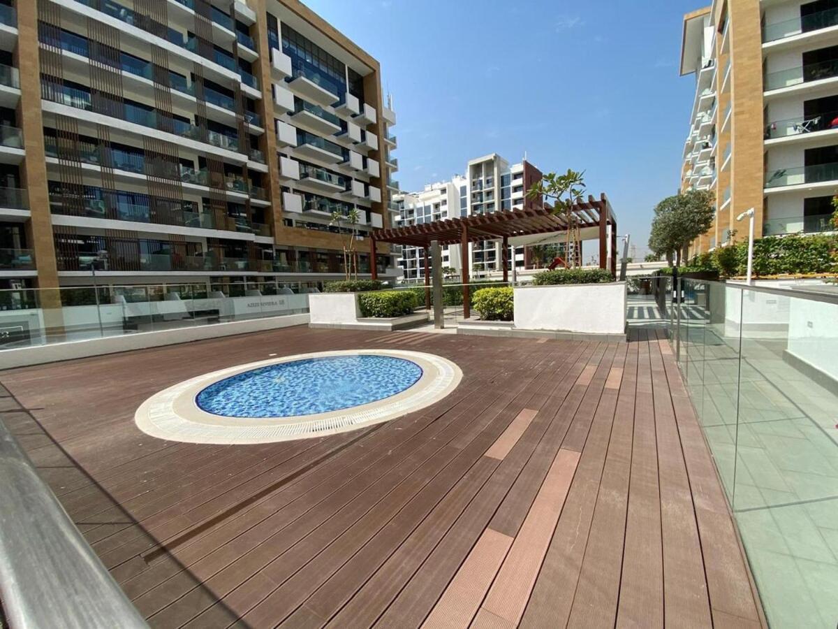 Apartment With Pool And Gym Access Dubai