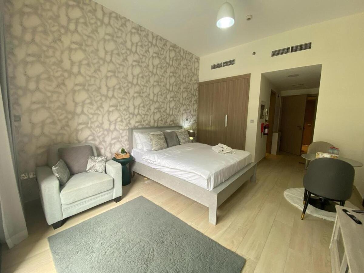 With Pool And Gym Access
